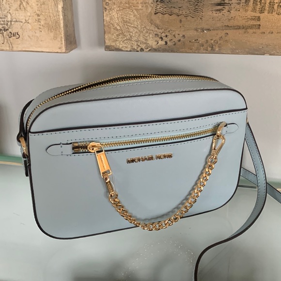 Michael Kors Handbags - NWT Michael Kors Large Jet Set Leather Crossbody